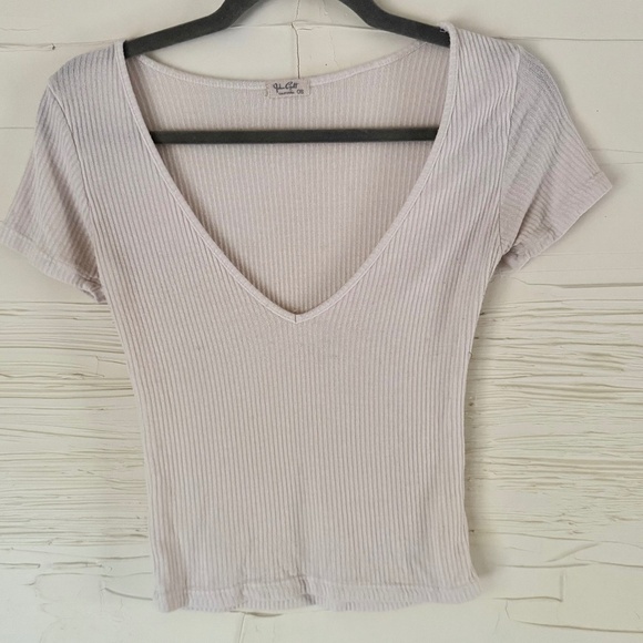 Brandy Melville | One Size | White Ribbed V-Neck Top - Picture 2 of 5